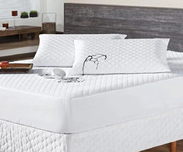 Kit Protetor de Colchão Impermeável + Fronhas Mateladas